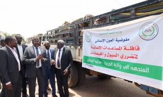 حجر يدشن قافلة دعم المتضرري الأمطار والسيول المتجهة لمحلية المناقل