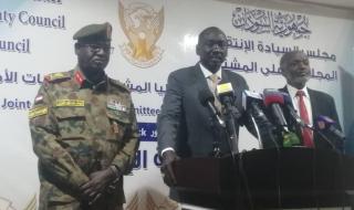 وزير الدفاع يشيد بجهود جنوب السودان في متابعه اتفاق جوبا