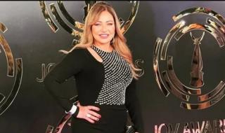 ليلي عوزي ملكة جمال بالأسود من حفل جوائز Joy awards