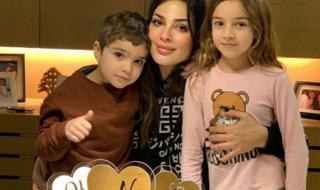 شاهد .. نادين نسيب نجيم تستمتع بأجواء عيد الميلاد مع ولديها..شاهدوا كم كبرا