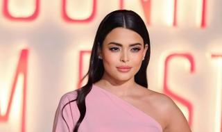 شاهد .. أسماء جلال بفستان مزين بالريش وسعره سيفاجـ ئكم!