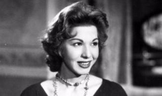 شاهد .. سامية جمال حرمت نفسها من الإحتفال بالعيد طوال حياتها بسبب هذا الحادث.. إليكم التفاصيل