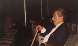 شاهد .. مسرحية " زردشت صار كلباً " على مسرح مونو تكريماً لـ ريمون جبارة