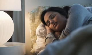 قلة النوم يفقدك شبابك ونشاطك ويصيبك بمرض فتاك يسمى القاتل الصامت؟