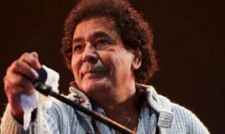 شاهد .. محمد منير ينعى حسن يوسف ومصطفى فهمي أثناء تواجده في إحدى المستشفيات