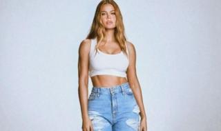 شاهد .. كلوي كارداشيان تستعرض رشاقتها المميزة بلوك رياضي ضيق