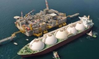 هذه الدولة العربية تسبح فوق بحر من الغاز.. اكتشاف جديد أقلق الرياض وروسيا