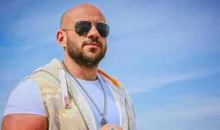 شاهد .. الحزن يخيّم على أحمد مكي بعد وفاة أحد اقاربه
