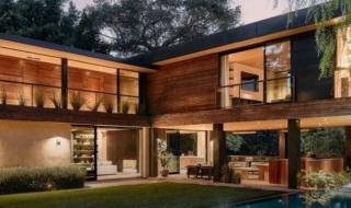 شاهد .. نجمة عالمية تعيد عرض قصرها الفاخر بسعر خيالي بعد فشل بيعه!