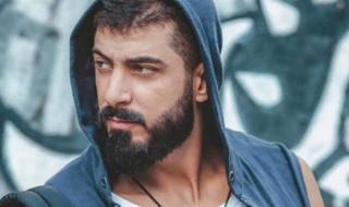 شاهد .. إسماعيل تمر يعود الى بلده سوريا بعد غياب 14 عاماً - فيديو مؤثر