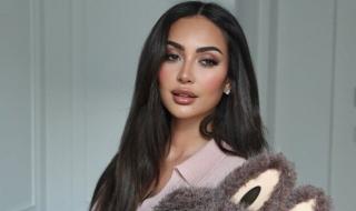 شاهد .. بفستان زاهي الألوان.. نور الغندور تستمتع بأجواء صيفية على الشاطئ