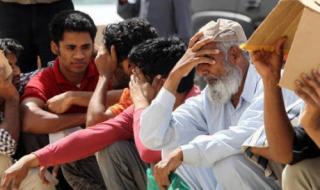 زلزال في سوق العمل الكويتي.. طرد جميع الموظفين الأجانب من هذه الأعمال ومنعهم من العمل فيها بشكل نهائي