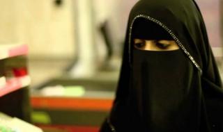 علامات الساعة تظهر في الرياض.. مواطن يستغل جمال ابنته العشرينية للايقاع بالشباب وفي النهاية حدثت المفاجأة