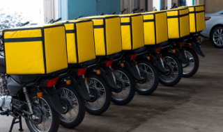 أرخص 4 تطبيقات توصيل طلبات في السعودية