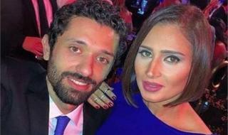 شاهد .. كريم محمود عبد العزيز يعلن انفصاله عن زوجته
