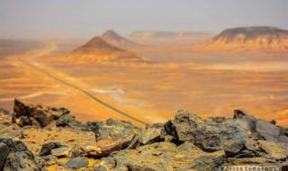 دولة عربية تدخل التاريخ من أوسع أبوابه وتحول صحرائها لإنتاج طاقة تعادل أكثر من مليون ونصف برميل نفط يوميًا