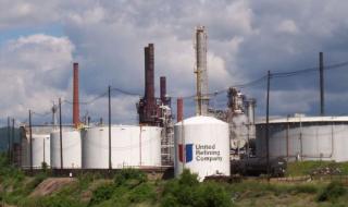 أرض هذه الدولة الفقيرة تنفجر بالنفط.. كميات هائلة ستجعلها بين أغنى 5 دول في العالم