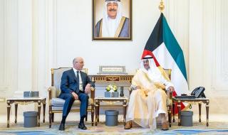 سمو ولي العهد يستقبل وزير الداخلية اللبناني