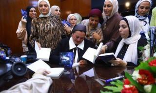 شاهد .. وسط حضور نخبوي مميز.. اتحاد كتاب مصر يشهد توقيع المجموعة القصصية «النور الأبيض» للكاتبة ريهام مدحت