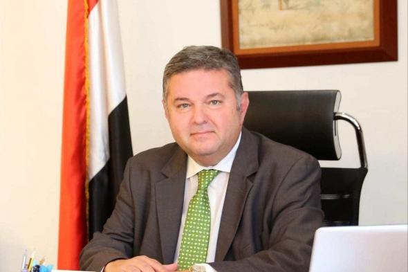 وزير قطاع الأعمال يكشف تفاصيل إنتاج السيارة الكهربائية في مصر