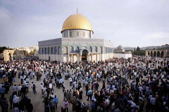 كر وفر بمحيط المسجد الأقصى وأنباء عن سقوط 8 إصابات بصفوف الفلسطينيين