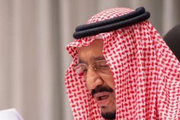 العاهل السعودي يجدد لرئيس مجلس القيادة الرئاسي اليمني دعم المملكة لليمن