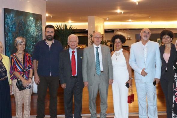 شاهد .. إفتتاح معرض "Lebanese Artists for Peace" لدعم 50 طفلاً أوكرانيًا