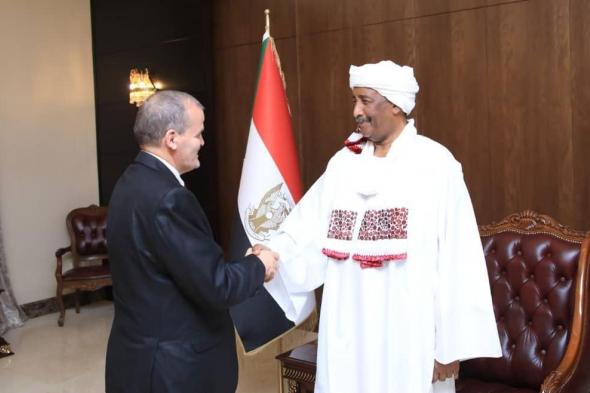 رئيس مجلس السيادة يتلقى دعوة للمشاركة في القمة العربية
