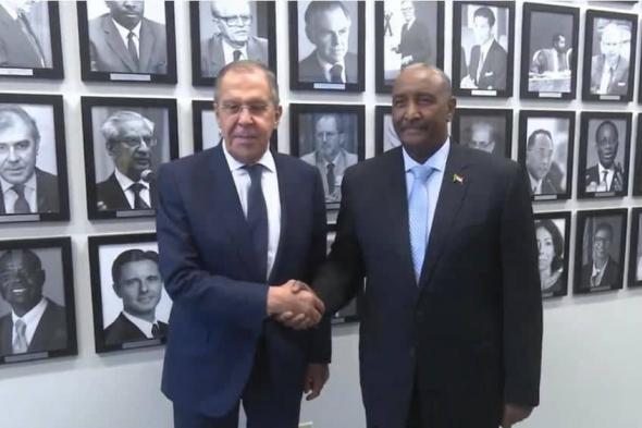 رئيس مجلس السيادة يلتقي وزير الخارجية الروسي