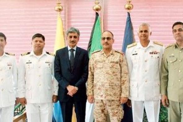آمر القوة البحرية استقبل قائد الأسطول الباكستاني