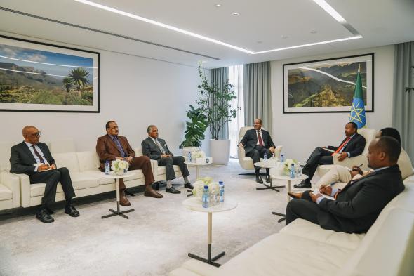 رئيس وزراء جمهورية اثيوبيا يستقبل عضو مجلس السيادة ابراهيم جابر
