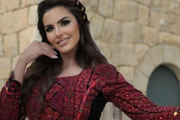 بالزي الفلسطيني..نادين أيوب ملكة جمال فلسطين تفوز بجائزة عالمية – فيديو وصور