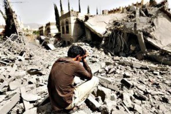 الحوثيون يستهدفون مخيما للنازحين غربى تعز اليمنية
