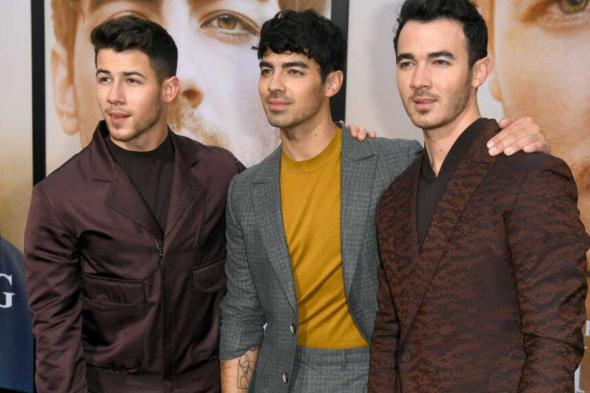 شاهد .. نيك جوناس يكشف عن إنتهائه من كتابة ألبوم فرقة "Jonas Brothers" وهل سيسطحب إبنته معه إلى حفلاته القادمة؟