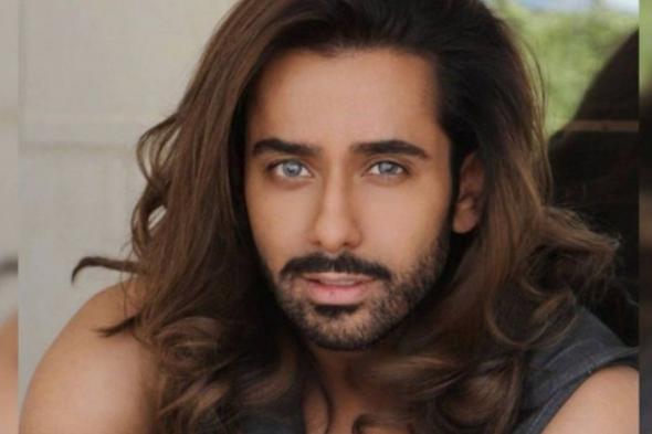 شاهد .. بدر خلف يثير الجدل بصورة مع زوجه.. لن تتوقعوا ماذا نشر