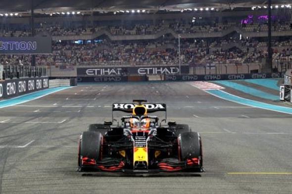 فيرستابن يفوز بسباق البحرين في افتتاح موسم فورمولا 1