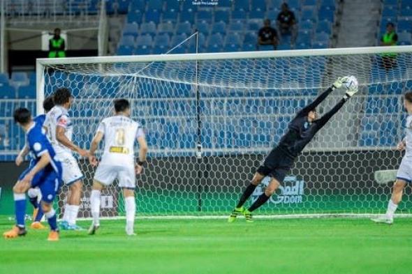 الهلال يحل ضيفاً ثقيلاً على التعاون