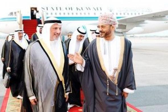 وزير الخارجية يصل إلى سلطنة عمان لبحث التطورات الإقليمية والدولية