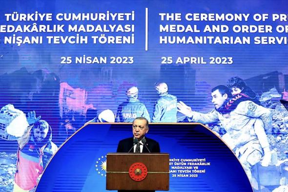 الرئيس التركي يمنح “الفارس الشهم 2” وسام الدولة للتضحية