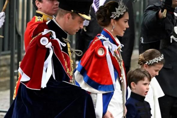شاهد .. بالصور- الأمير لويس إبن الأمير ويليام بطرائف خلال مراسم تتويج الملك تشارلز الثالث