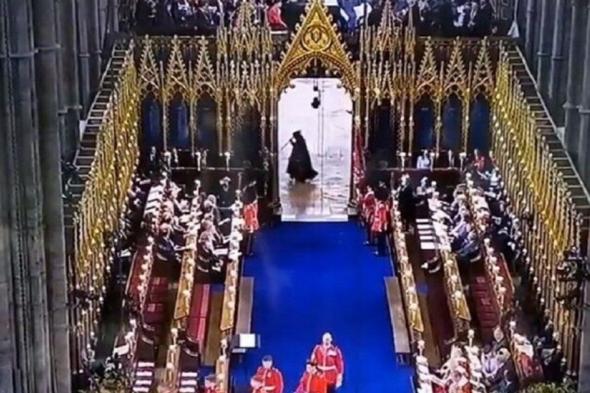 شاهد .. شبح يظهر في مراسم تتويج الملك تشارلز - بالفيديو