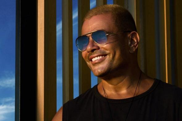 شاهد .. إبن رزان مغربي من أشد معجبي عمرو دياب.. وهذا ما حصل حين إلتقاه