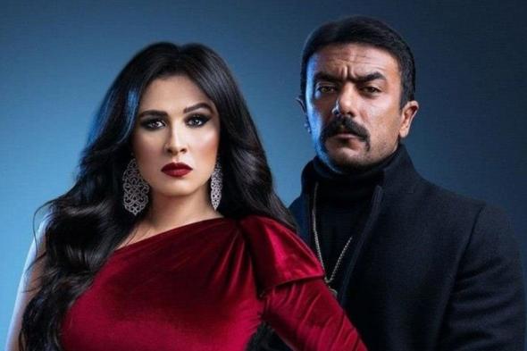 شاهد .. ياسمين عبد العزيز تمازح الجمهور بصورة تجمعها بـ أحمد العوضي.. وهذا ما قالته عنه