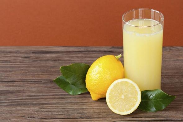 كوب واحد في الصباح يصنع المعجزات .. فوائد لا تعد ولا تحصى لشرب عصير الليمون على الريق؟!