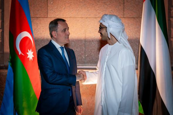 عبدالله بن زايد ووزير خارجية أذربيجان يبحثان العلاقات الثنائية ومستجدات الأوضاع في المنطقة