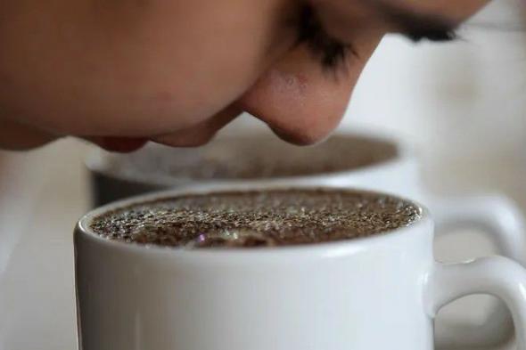 7 أسباب صحية ومفيدة جداً ستجعلك تتناول كوب من القهوة يوميا بدون تردد!!