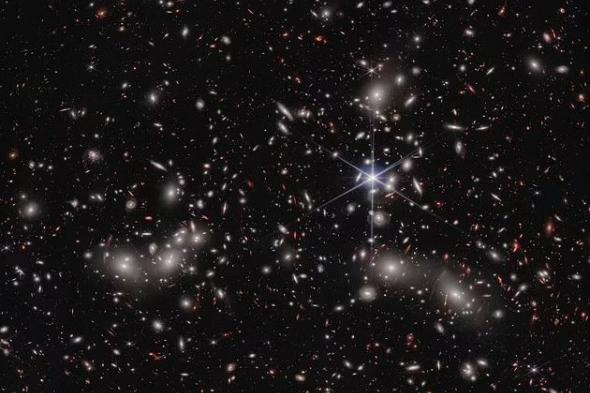 تلسكوب جيمس ويب يكشف عن أقدم وأبعد مجرتين في الكون
