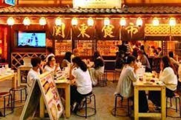 مطعم ياباني يستقبل الزبائن بالصفع على وجوههم لسبب صادم لا يصدقه العقل