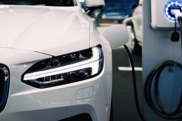 تراجع كبير في مبيعات السيارات الكهربائية بأوروبا