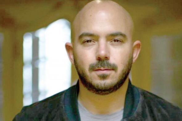 شاهد .. محمود العسيلي يطرح أحدث أغانيه بعنوان " عيني شايفة فيكي " - بالفيديو